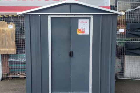 Optez pour notre abri en métal, votre solution de stockage idéale !